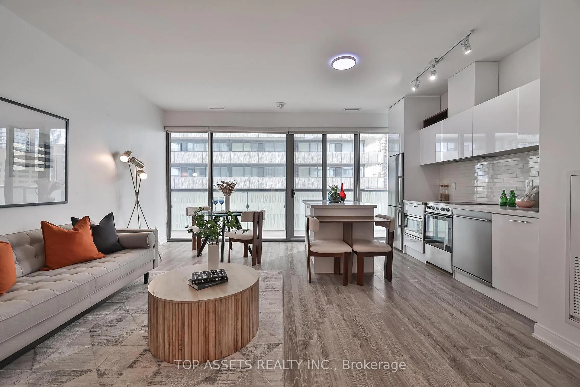 Photo 9 of Unit 3707, 50 Charles Street E, Toronto, Church-Yonge Corridor — HOMEH