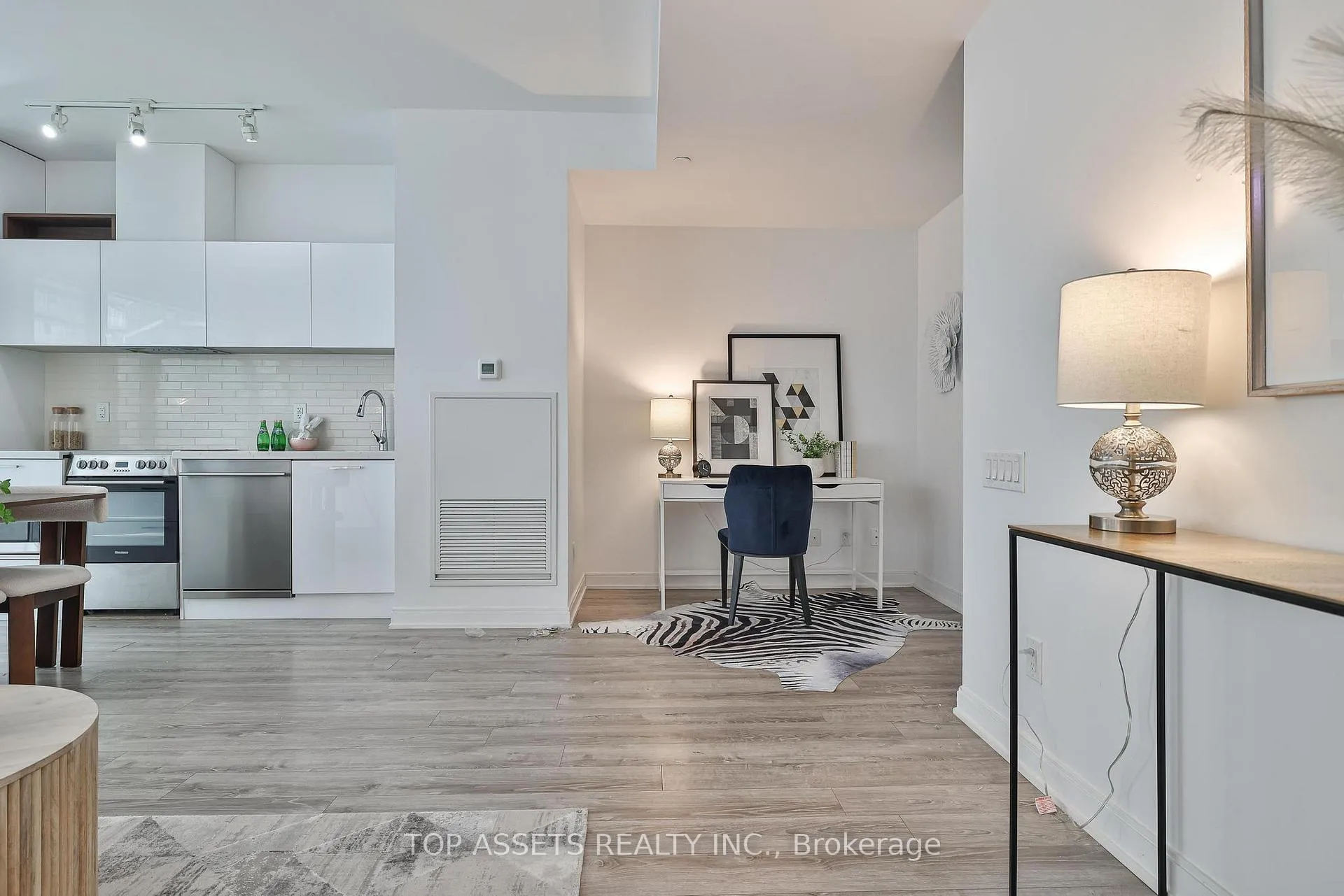 Photo 12 of Unit 3707, 50 Charles Street E, Toronto, Church-Yonge Corridor — HOMEH