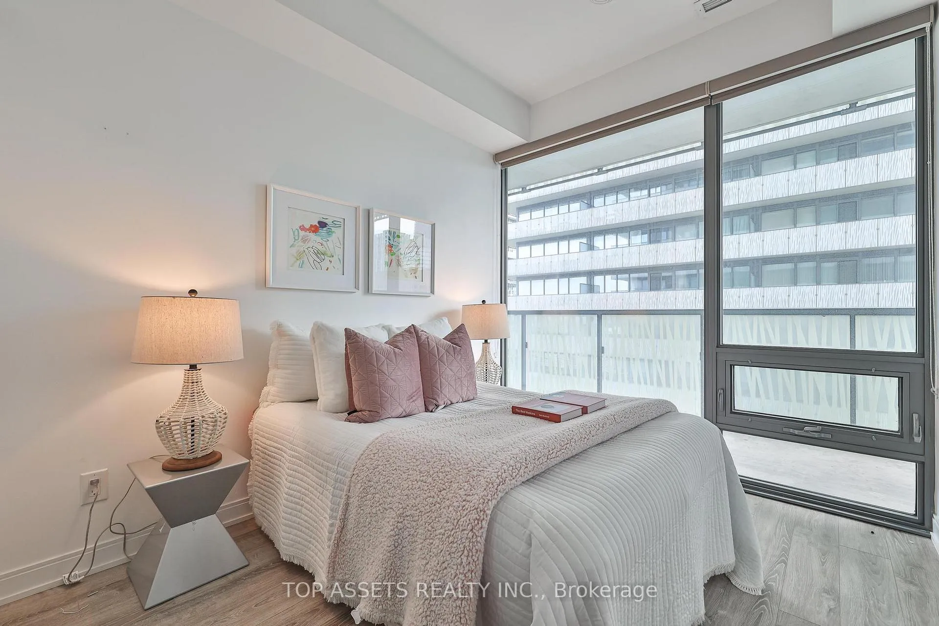 Photo 35 of Unit 3707, 50 Charles Street E, Toronto, Church-Yonge Corridor — HOMEH