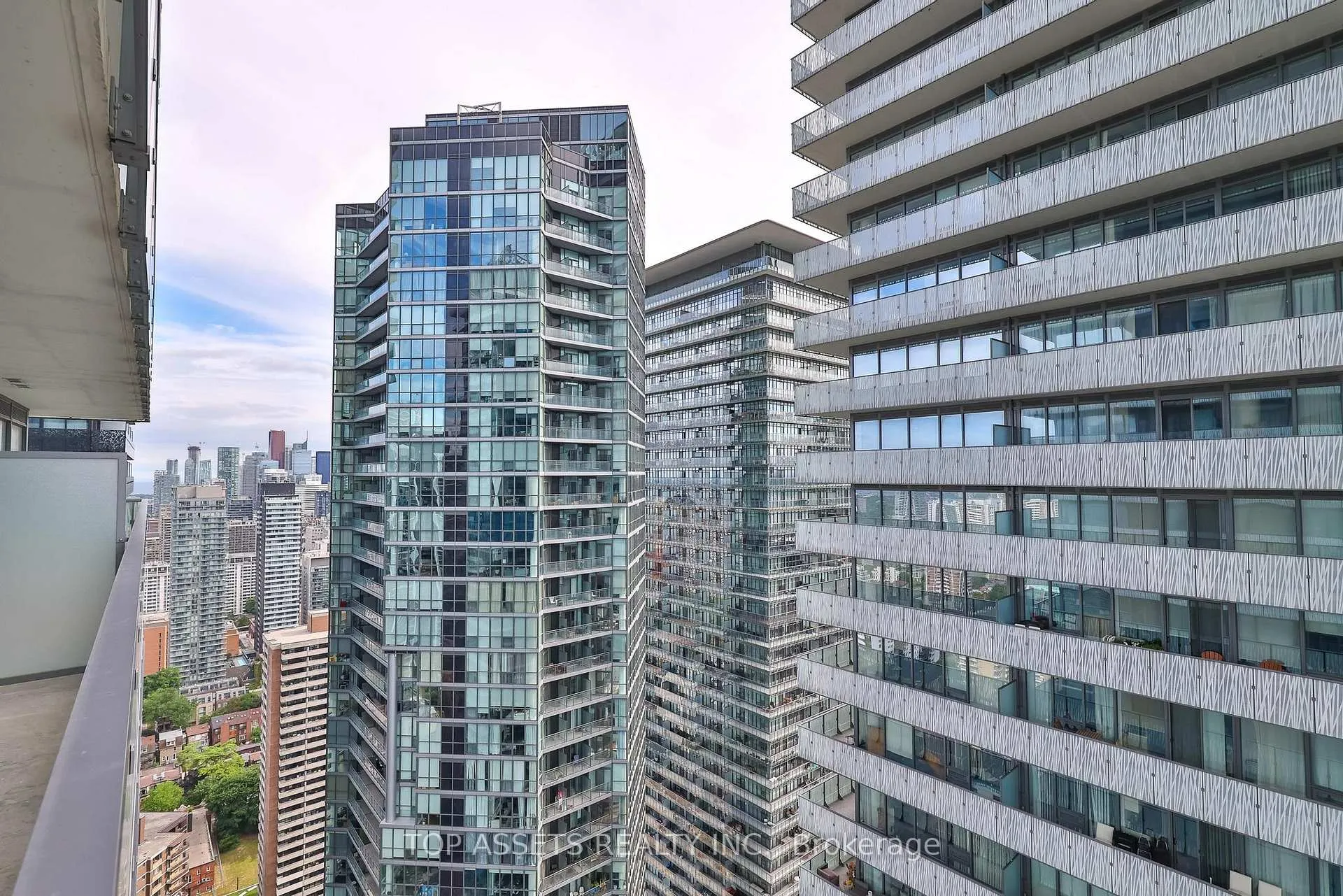Photo 40 of Unit 3707, 50 Charles Street E, Toronto, Church-Yonge Corridor — HOMEH