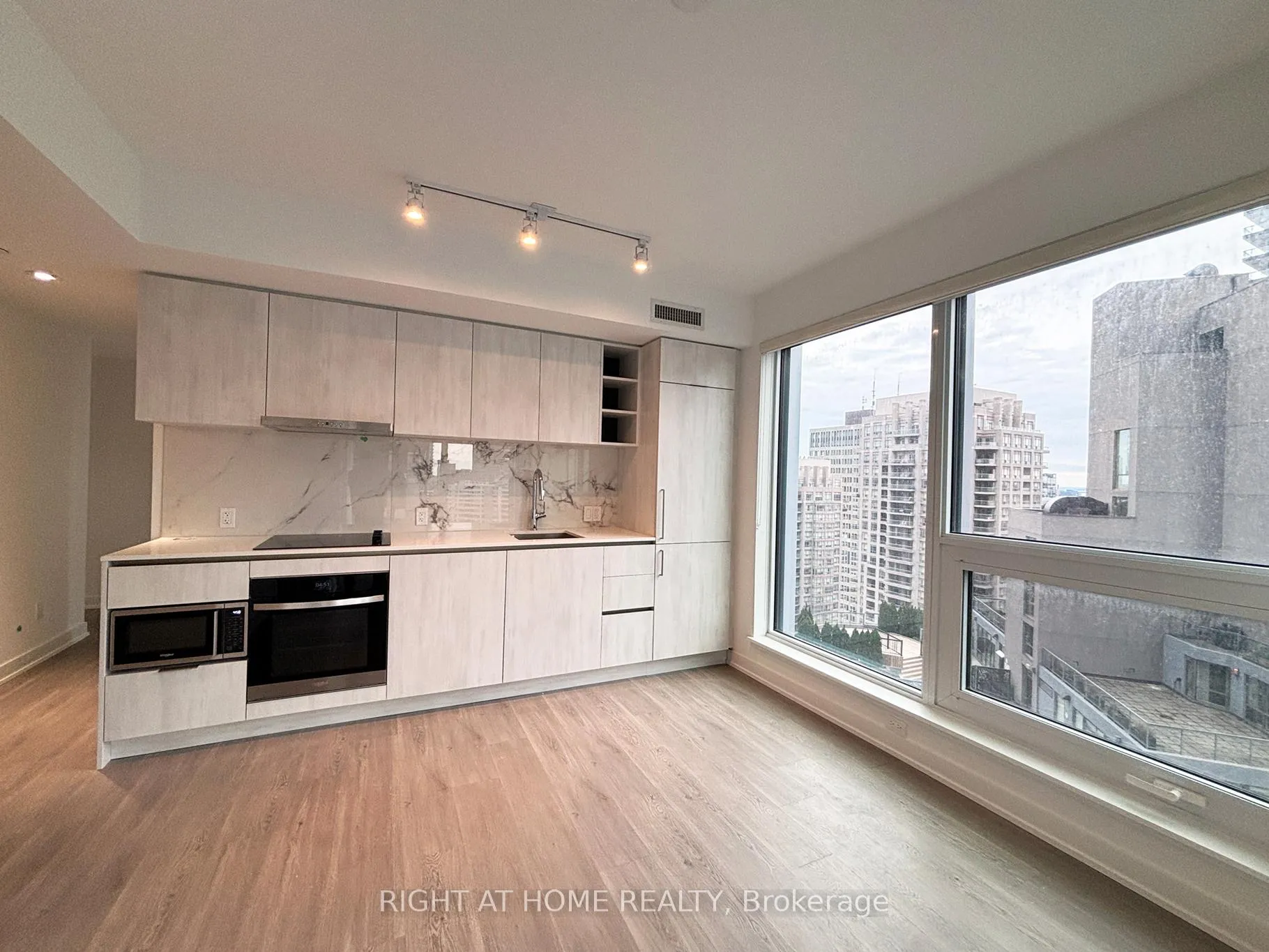 Photo 1 of Unit 2903, 8 Wellesley Street W, Toronto, Bay Street Corridor — HOMEH