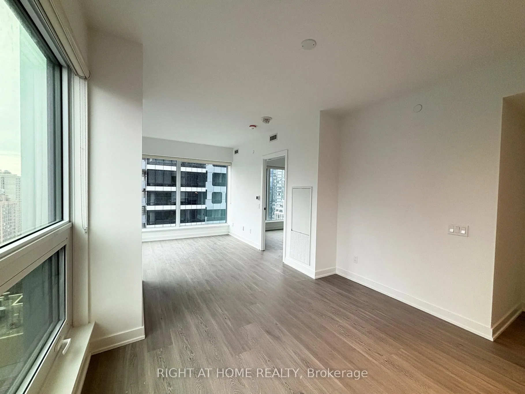 Photo 9 of Unit 2903, 8 Wellesley Street W, Toronto, Bay Street Corridor — HOMEH