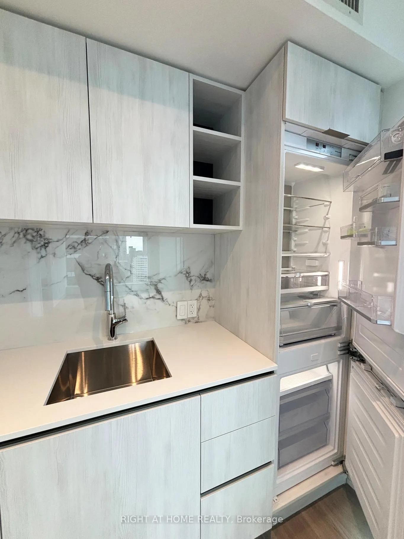 Photo 11 of Unit 2903, 8 Wellesley Street W, Toronto, Bay Street Corridor — HOMEH