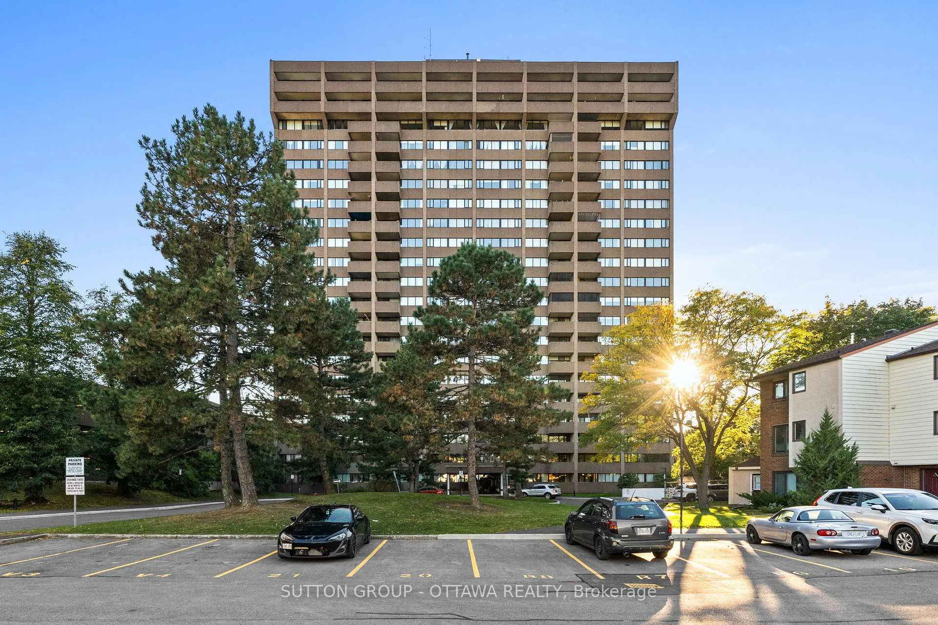 Photo 1 of 3360 Southgate Road, Ottawa, South Keys — HOMEH