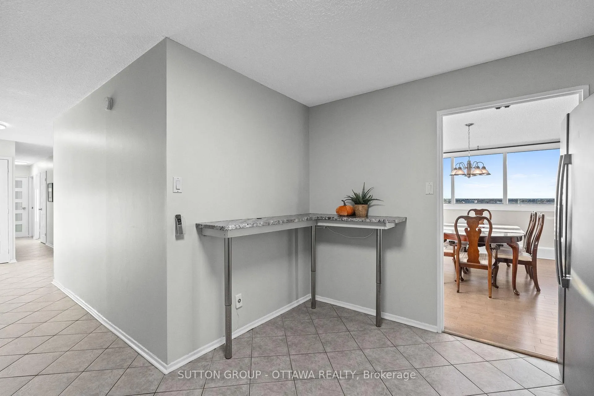 Photo 12 of 3360 Southgate Road, Ottawa, South Keys — HOMEH