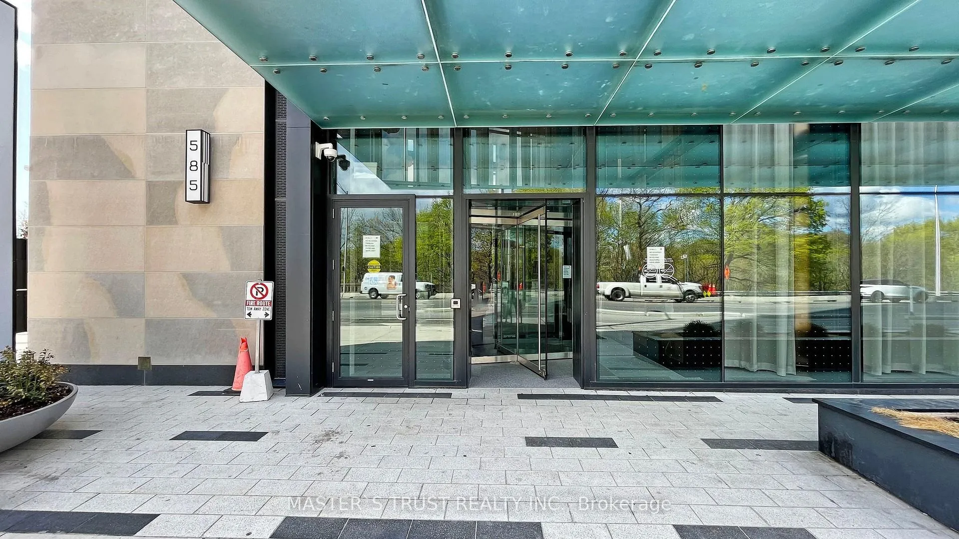 Photo 3 of Unit 720, 585 Bloor Street E, Toronto, North St. James Town — HOMEH