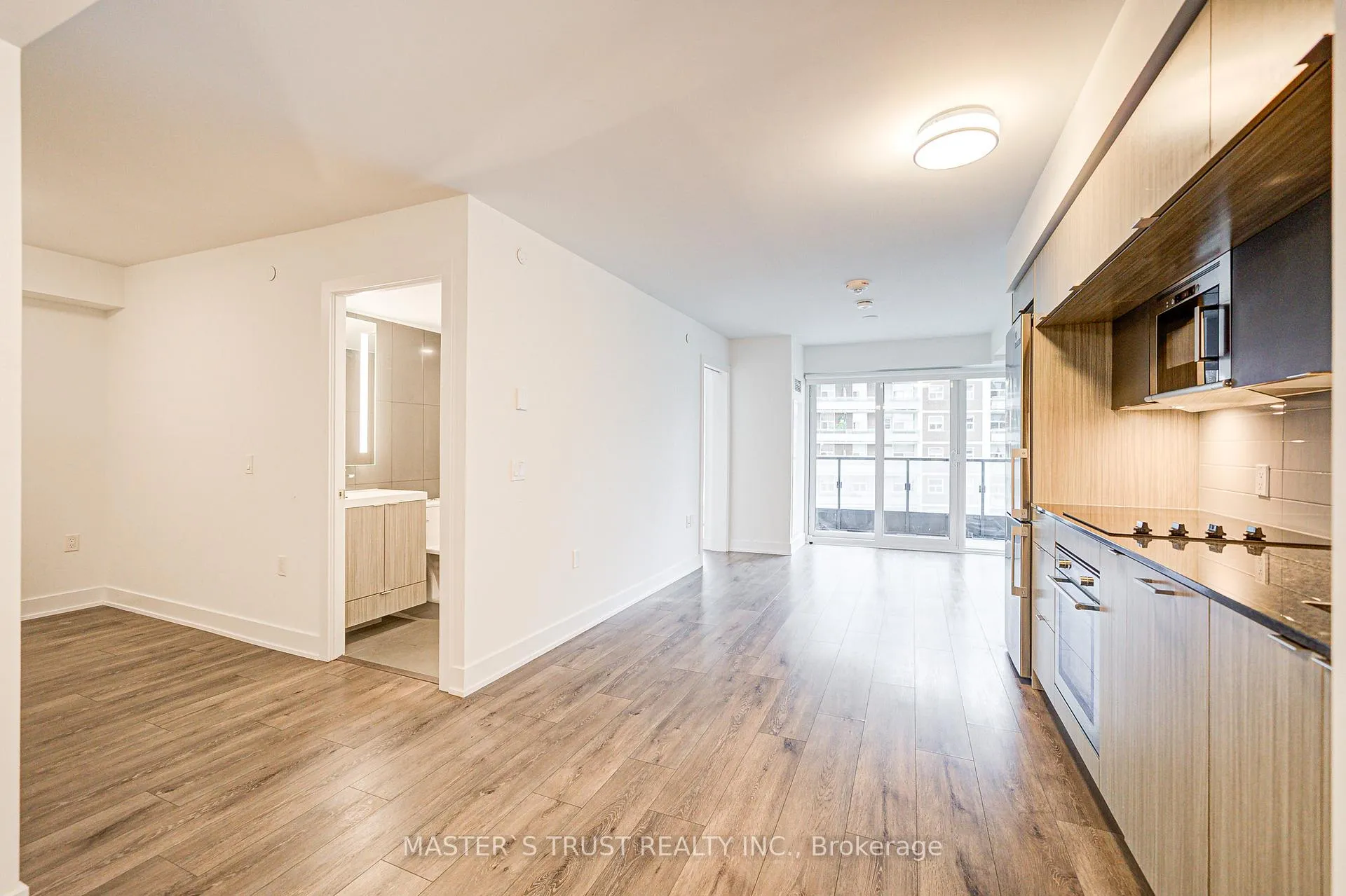 Photo 7 of Unit 720, 585 Bloor Street E, Toronto, North St. James Town — HOMEH