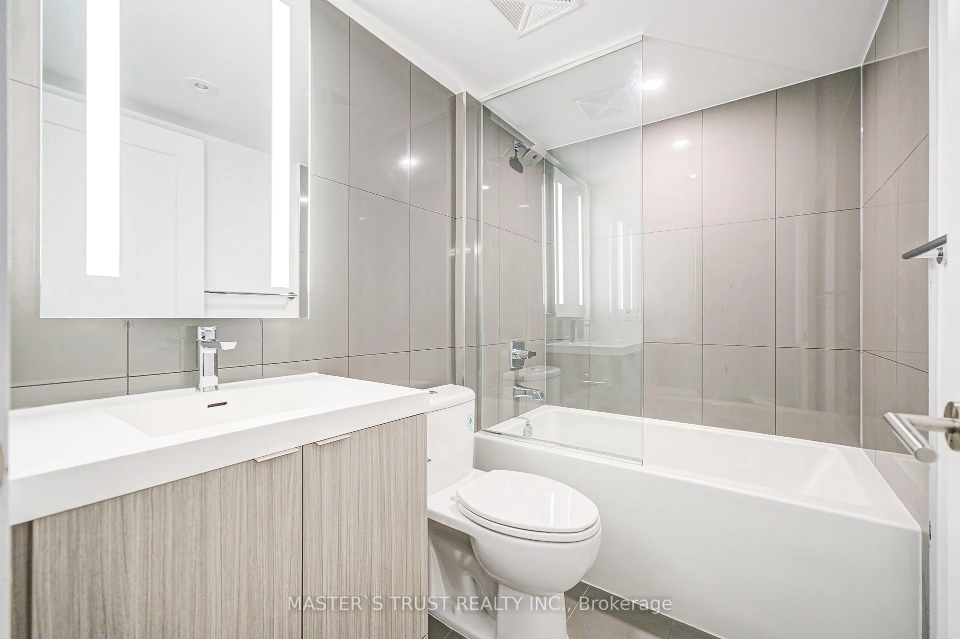 Photo 14 of Unit 720, 585 Bloor Street E, Toronto, North St. James Town — HOMEH