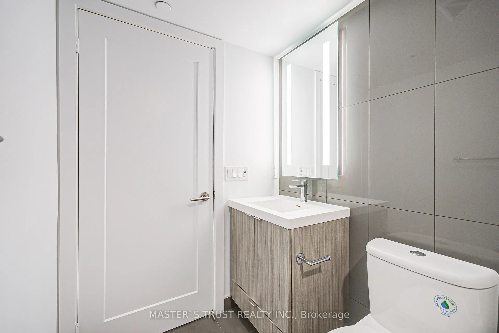Photo 15 of Unit 720, 585 Bloor Street E, Toronto, North St. James Town — HOMEH