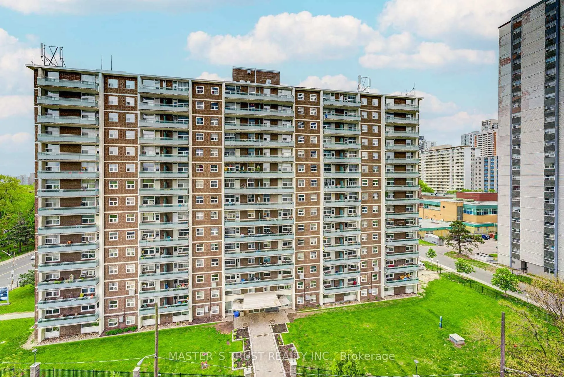 Photo 33 of Unit 720, 585 Bloor Street E, Toronto, North St. James Town — HOMEH