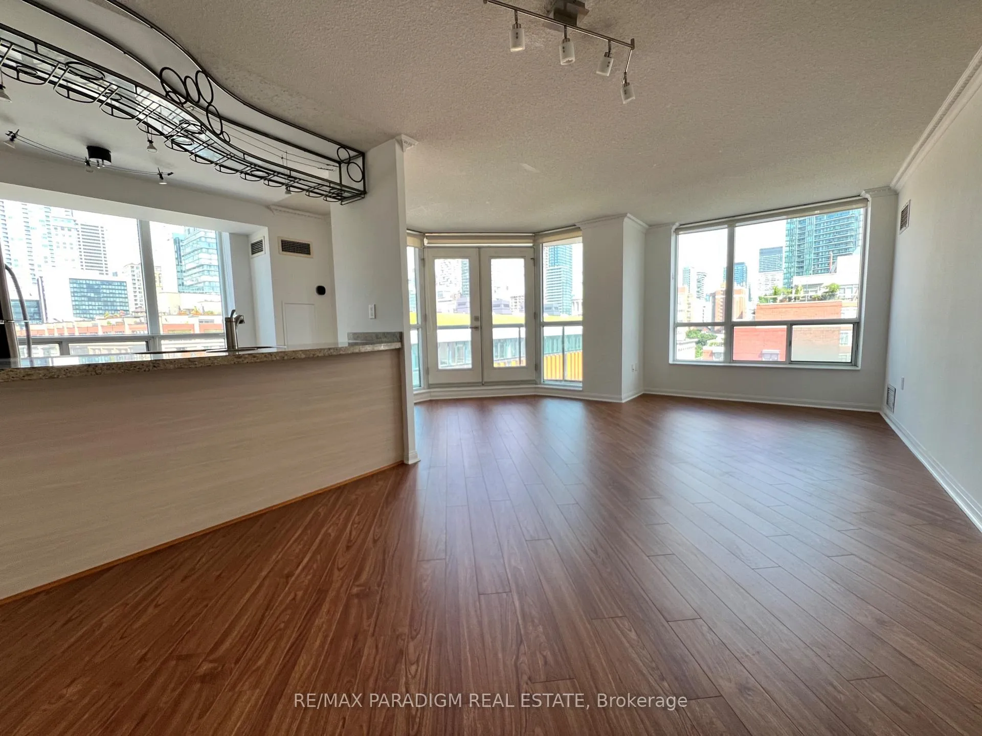 Photo 4 of Unit 915, 109 Front Street E, Toronto, Moss Park — HOMEH
