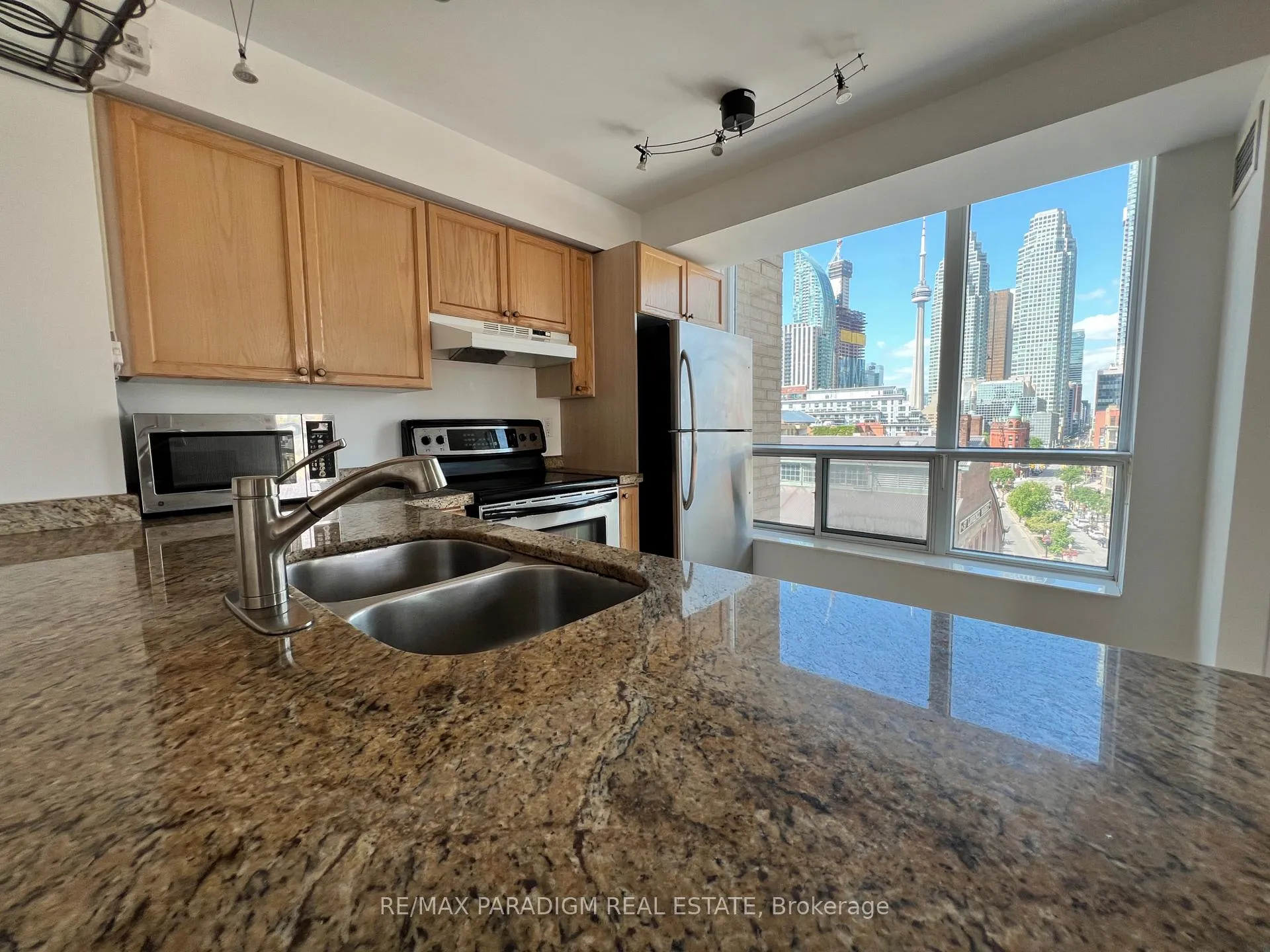 Photo 8 of Unit 915, 109 Front Street E, Toronto, Moss Park — HOMEH