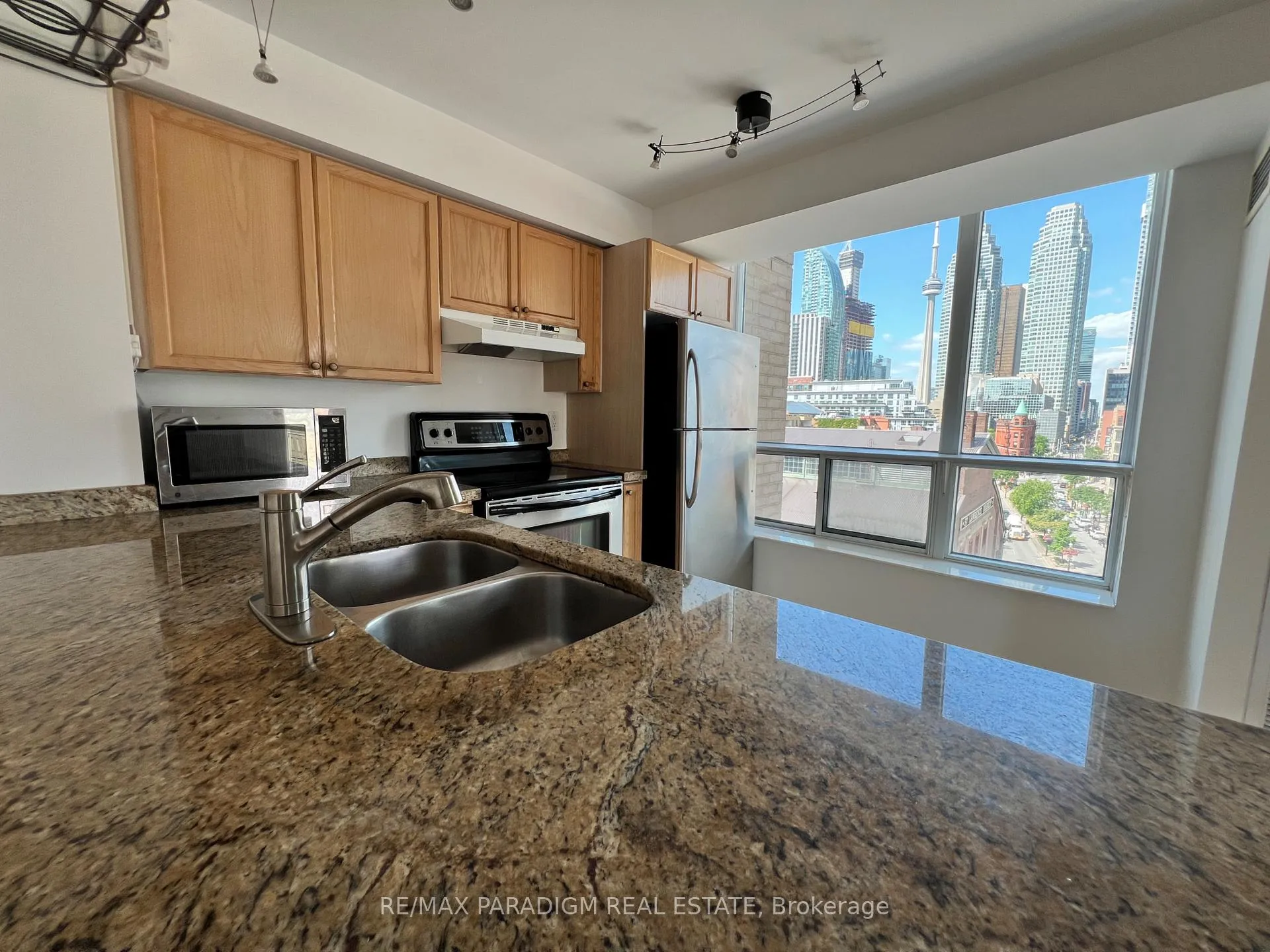 Photo 9 of Unit 915, 109 Front Street E, Toronto, Moss Park — HOMEH