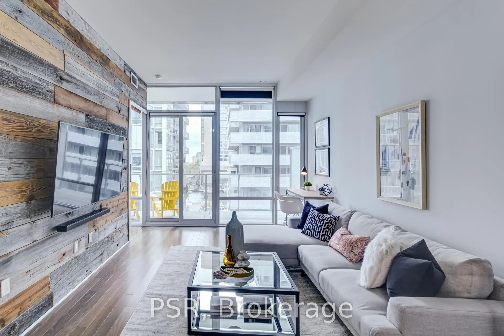 Photo 3 of Unit 627, 29 Queens Quay E, Toronto, Waterfront Communities — HOMEH