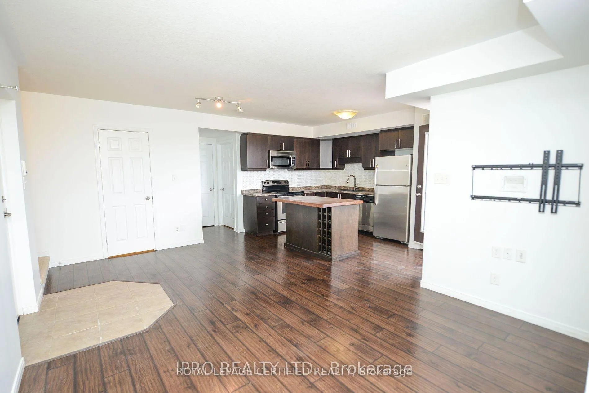 Photo 4 of Unit 9K, 1460 Highland Road, Kitchener — HOMEH