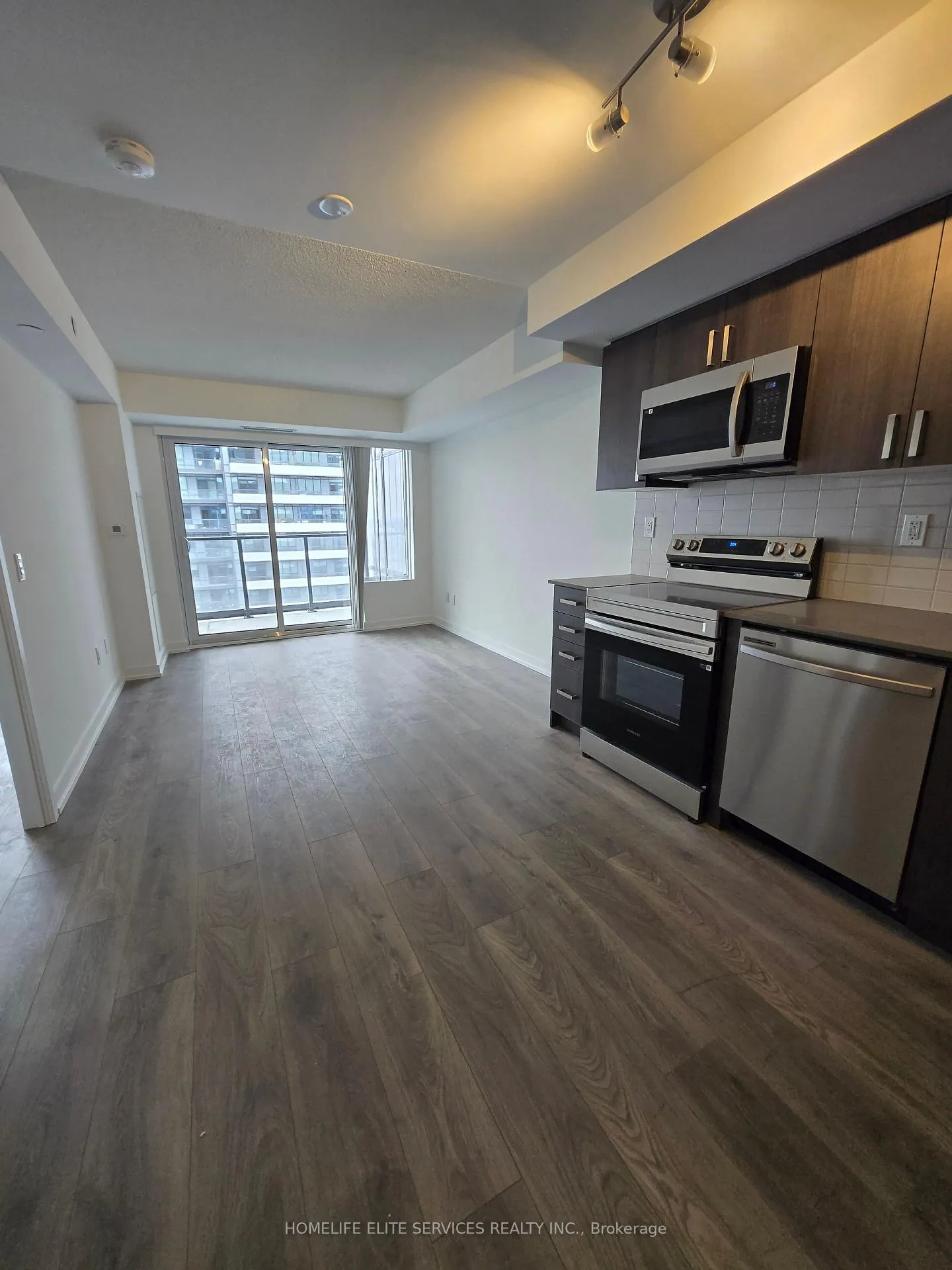 Photo 4 of Unit 2307, 1435 Celebration Drive, Pickering, Bay Ridges — HOMEH