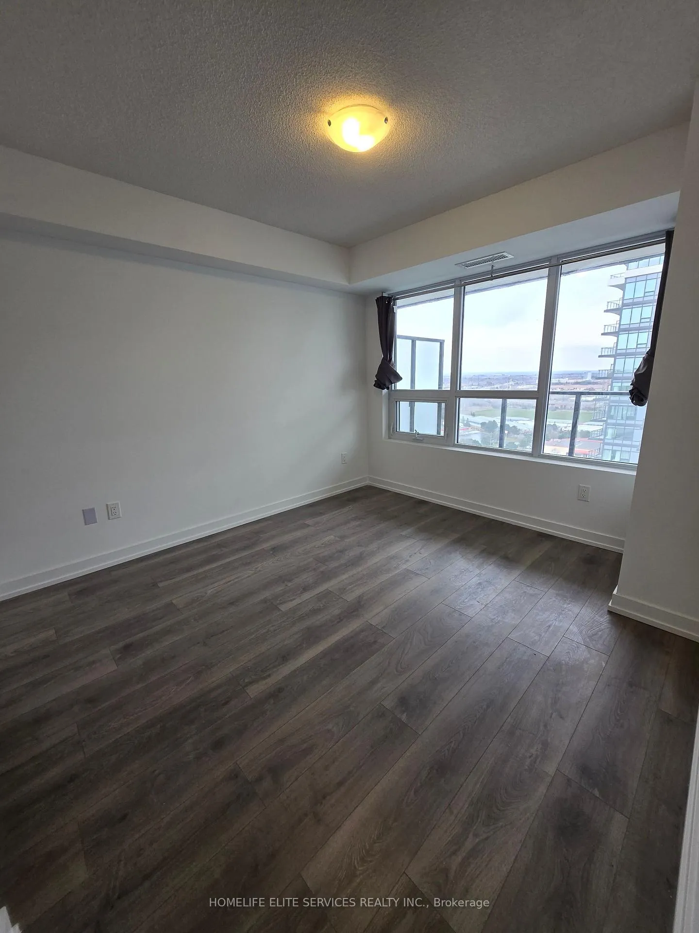 Photo 5 of Unit 2307, 1435 Celebration Drive, Pickering, Bay Ridges — HOMEH