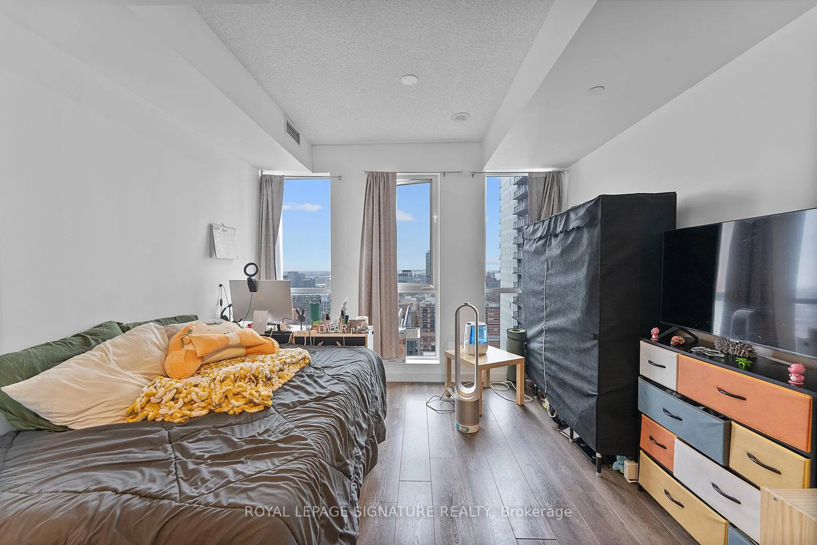 Photo 10 of Unit 2105, 170 Sumach Street, Toronto, Regent Park — HOMEH