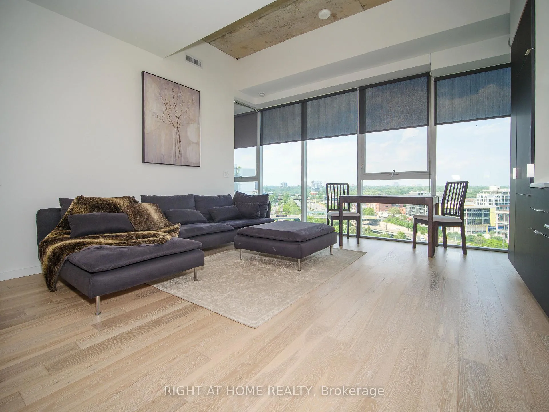Photo 5 of Unit 1209, 170 Bayview Avenue, Toronto, Waterfront Communities — HOMEH