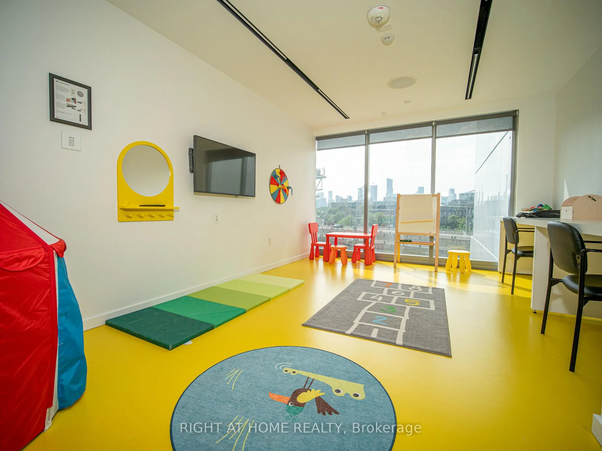 Photo 14 of Unit 1209, 170 Bayview Avenue, Toronto, Waterfront Communities — HOMEH