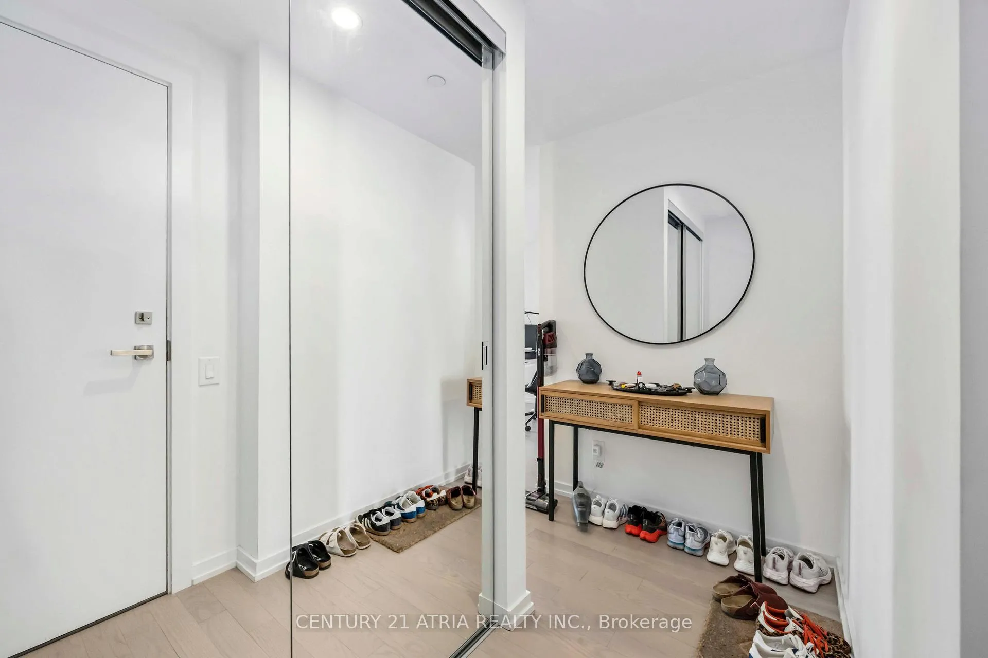 Photo 6 of Unit 906, 101 Peter Street, Toronto, Waterfront Communities — HOMEH