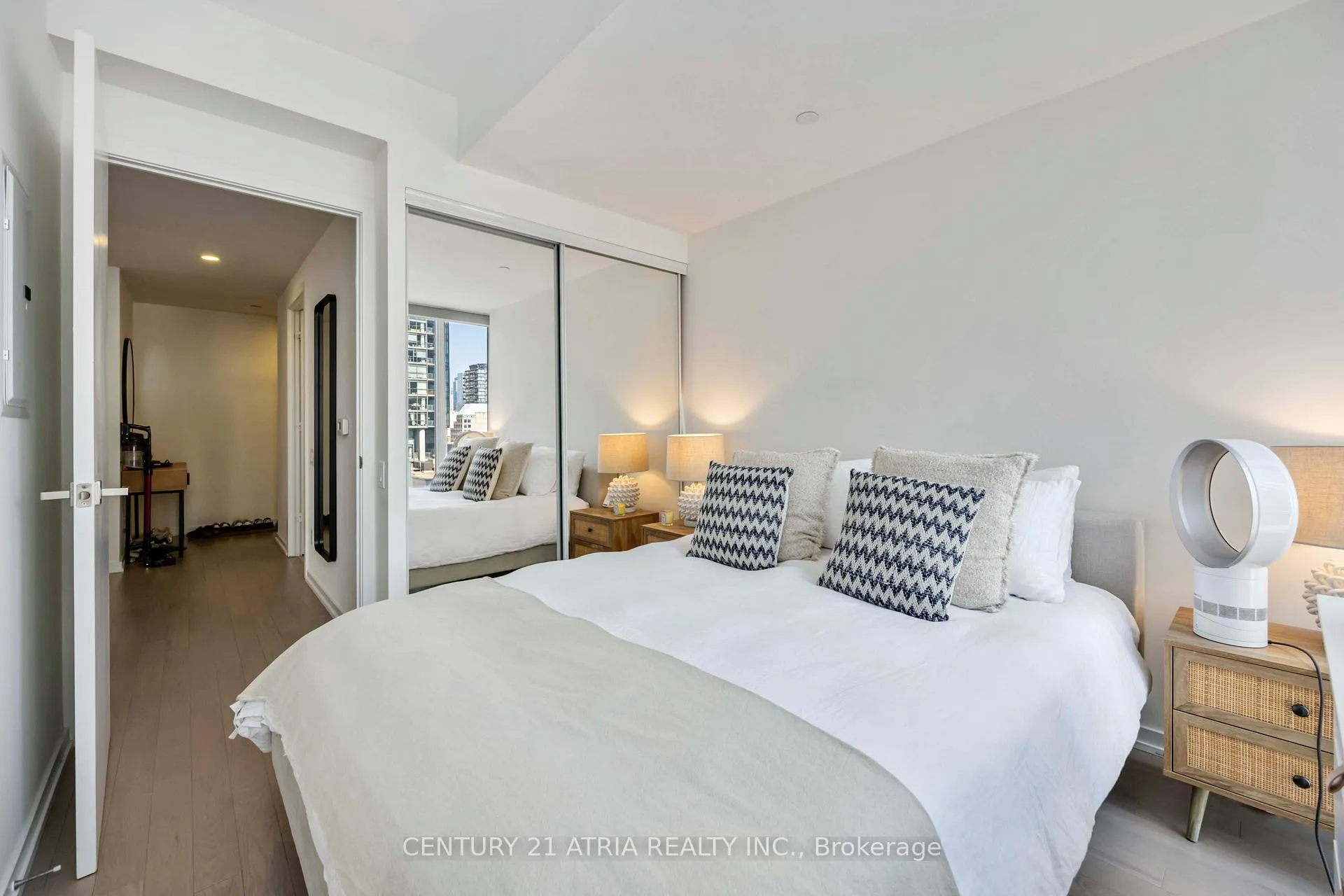 Photo 25 of Unit 906, 101 Peter Street, Toronto, Waterfront Communities — HOMEH