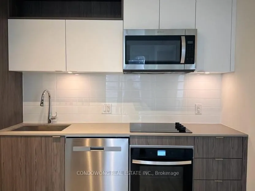Front of Unit 1704, 100 Dalhousie Street