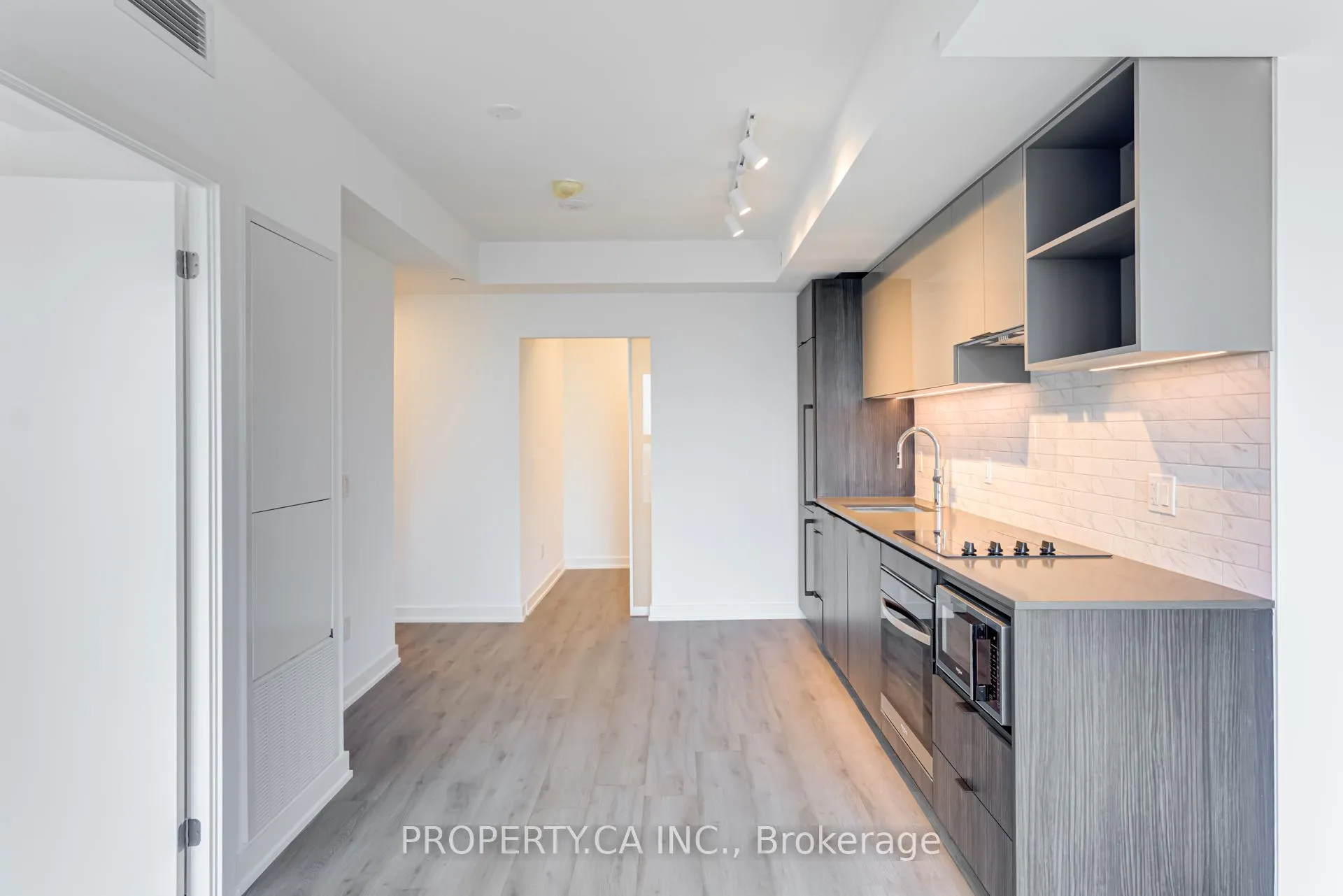 Photo 11 of Unit 3912, 252 Church Street, Toronto, Church-Yonge Corridor — HOMEH
