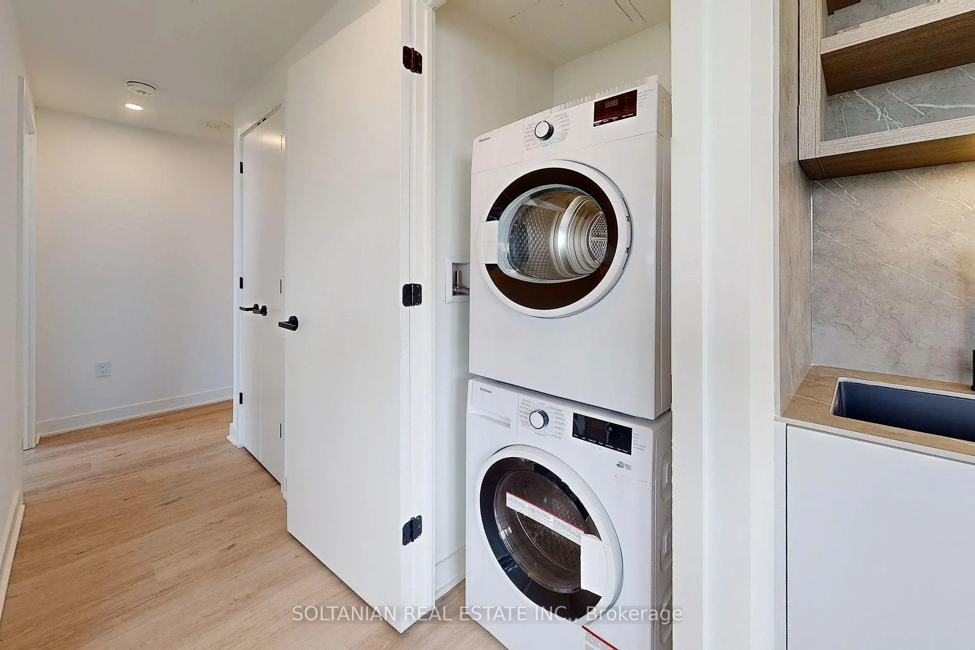 Photo 9 of Unit 3710, 55 Charles Street E, Toronto, Church-Yonge Corridor — HOMEH