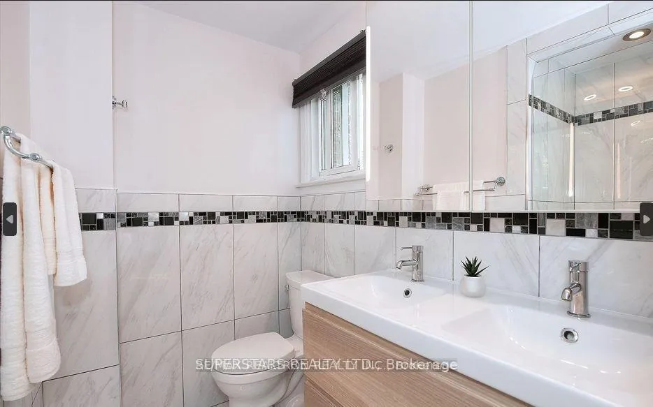 Photo 6 of 4 Woodglen Way, Markham, Unionville — HOMEH