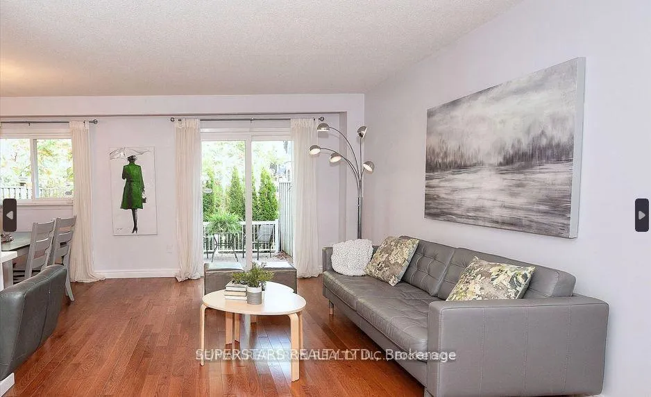 Photo 11 of 4 Woodglen Way, Markham, Unionville — HOMEH