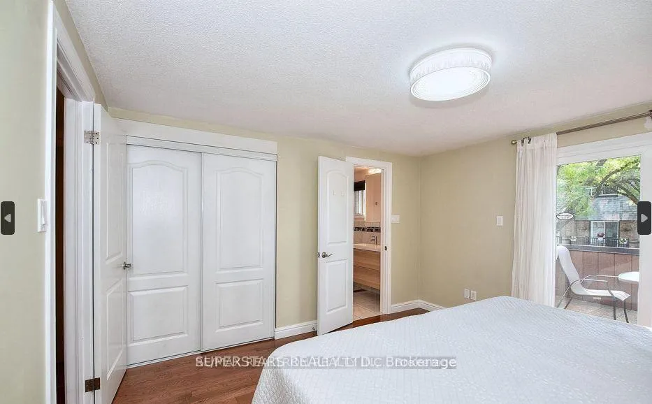 Photo 12 of 4 Woodglen Way, Markham, Unionville — HOMEH