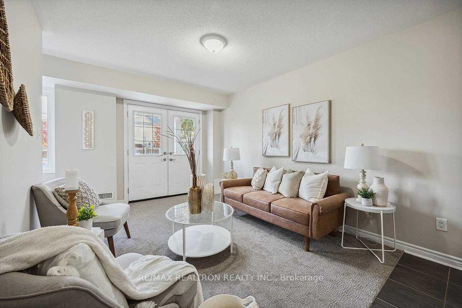 Photo 4 of 108 Ferris Square, Clarington, Courtice — HOMEH