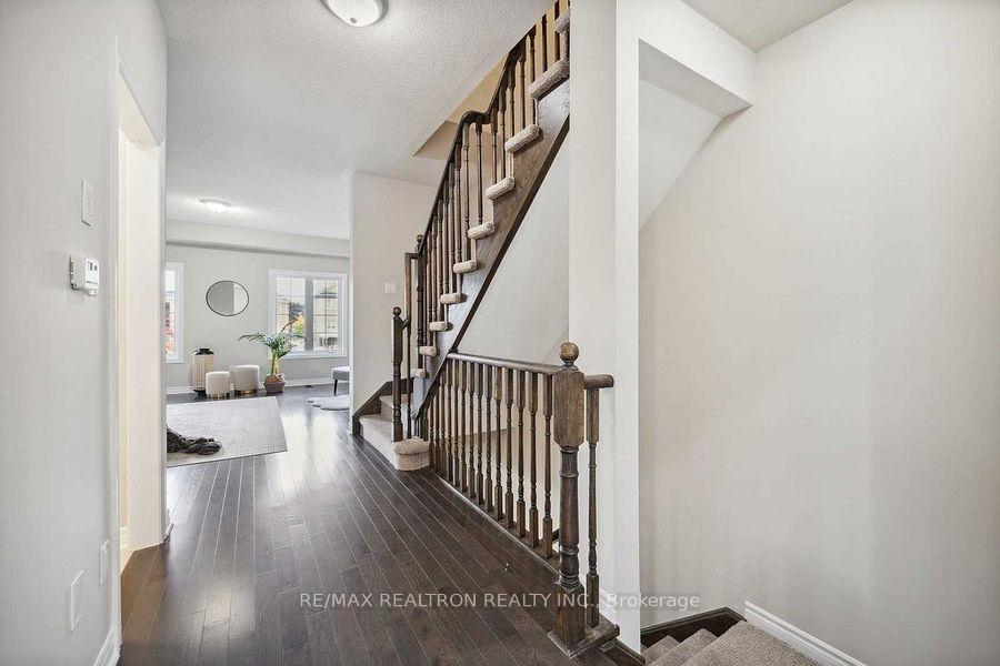 Photo 9 of 108 Ferris Square, Clarington, Courtice — HOMEH