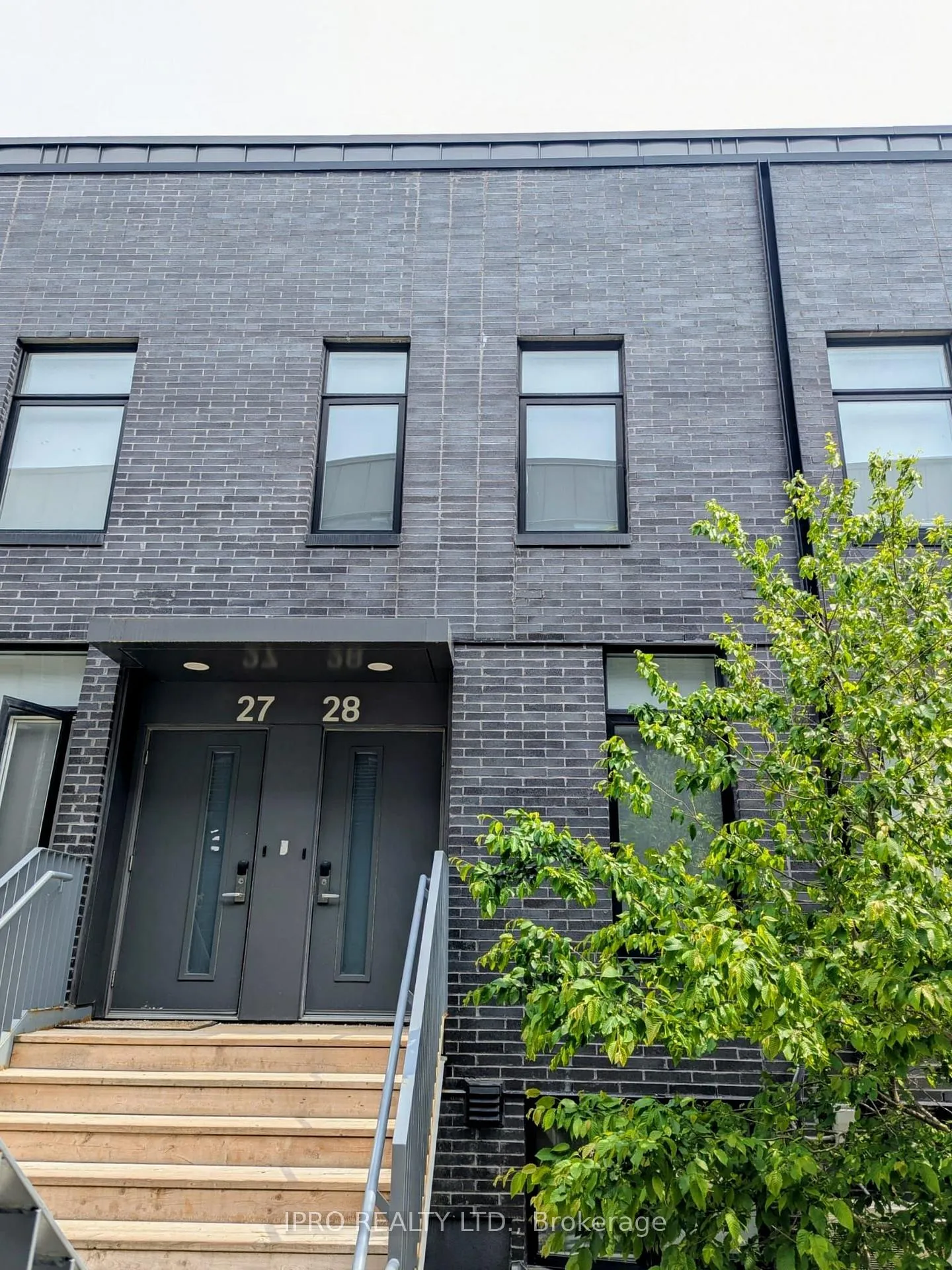 Front of Unit 28, 1720 Simcoe Street N