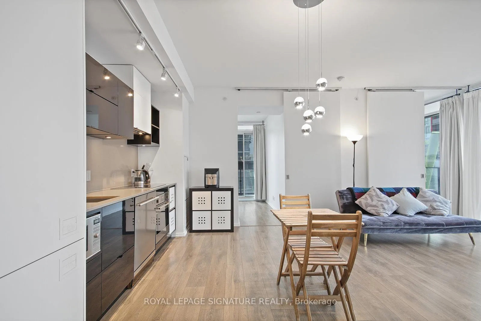 Photo 1 of Unit 808, 125 Peter Street, Toronto, Waterfront Communities — HOMEH