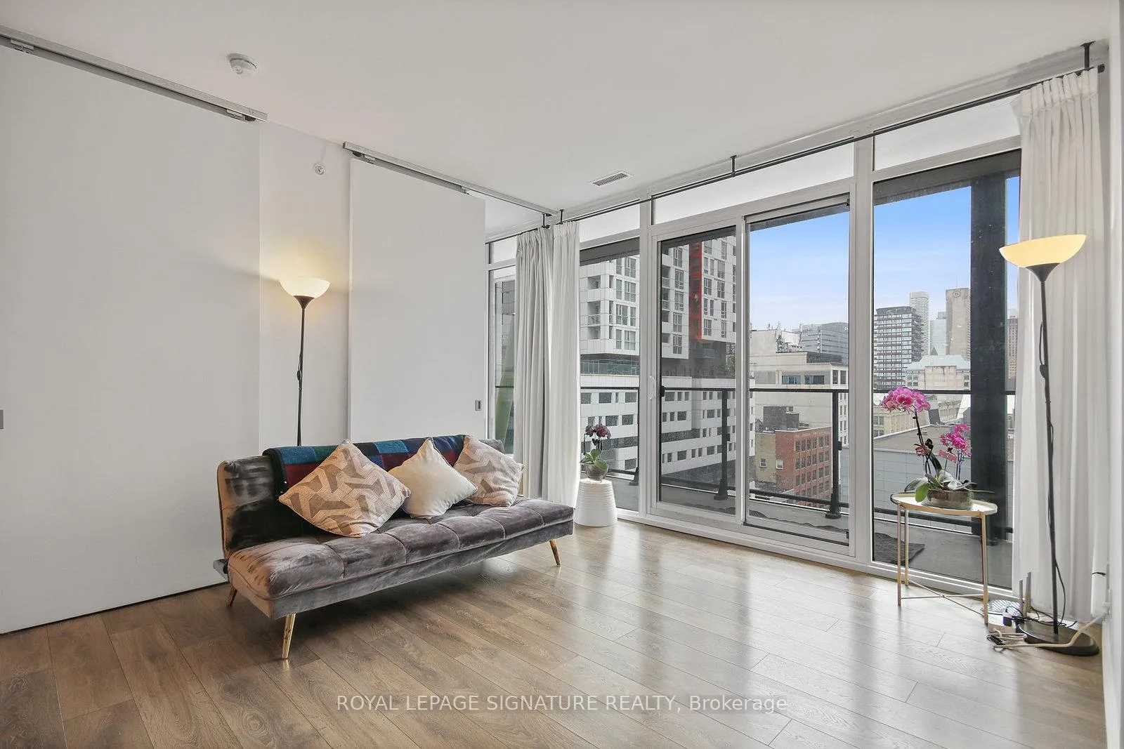 Photo 7 of Unit 808, 125 Peter Street, Toronto, Waterfront Communities — HOMEH