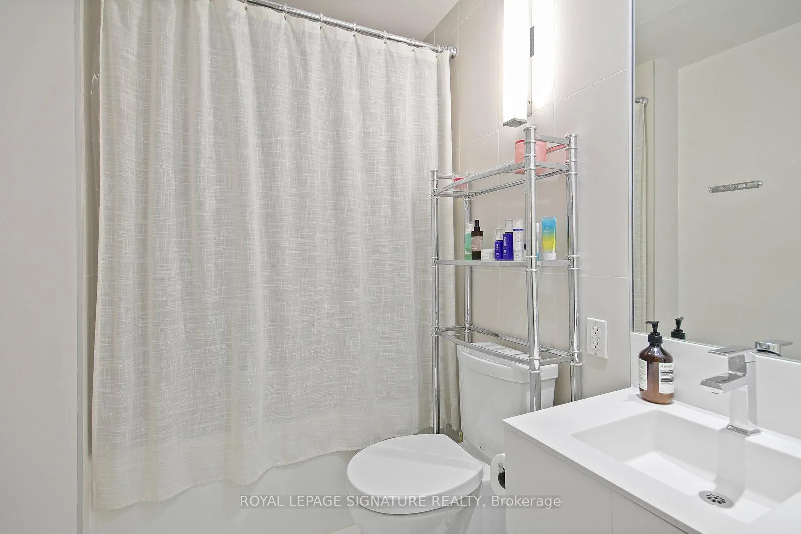 Photo 16 of Unit 808, 125 Peter Street, Toronto, Waterfront Communities — HOMEH