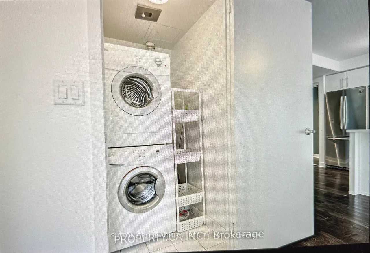 Photo 13 of Unit 907, 58 Orchard View Boulevard, Toronto, Yonge-Eglinton — HOMEH