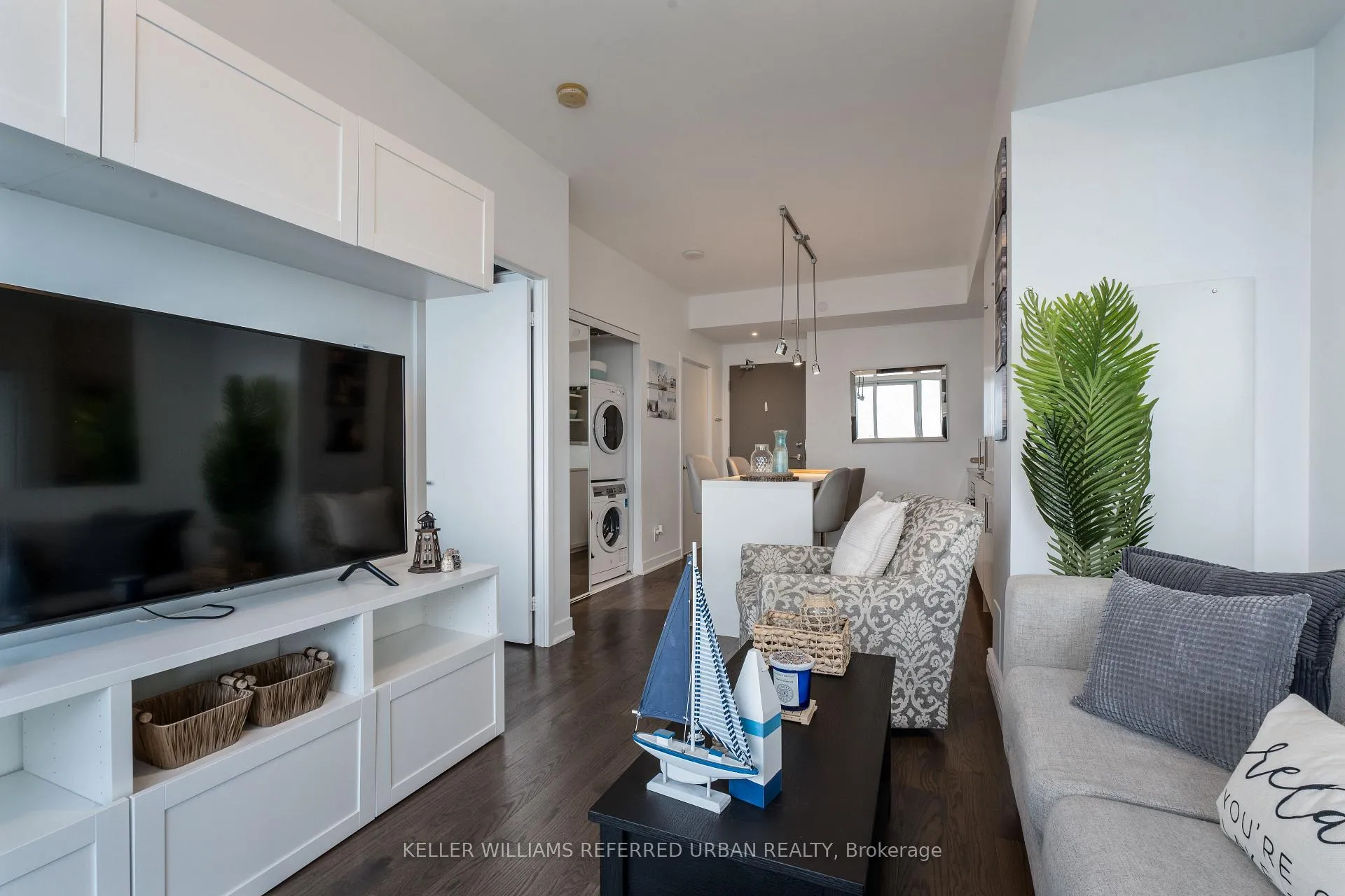 Photo 5 of Unit 6709, 88 Harbour Street, Toronto, Waterfront Communities — HOMEH