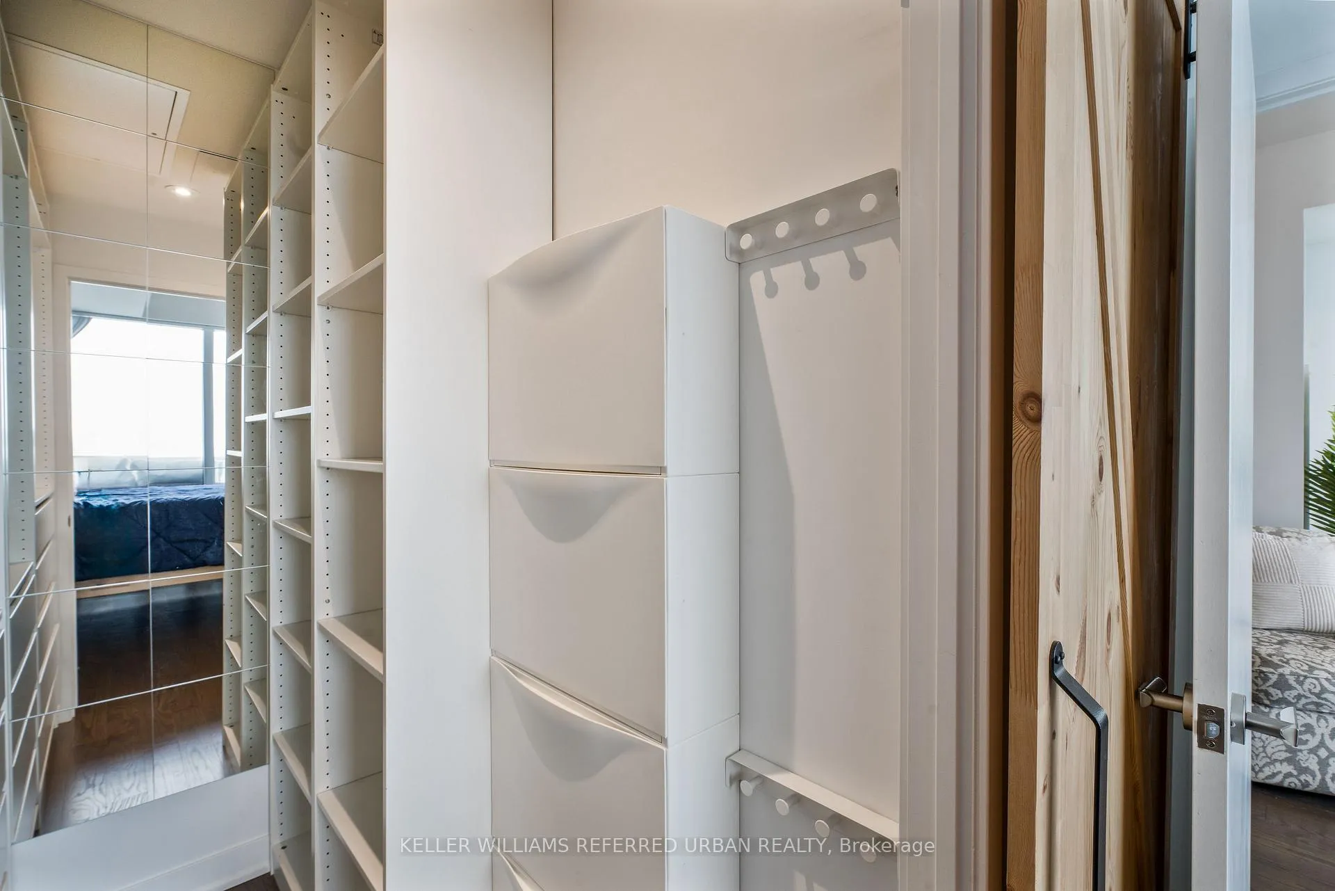 Photo 16 of Unit 6709, 88 Harbour Street, Toronto, Waterfront Communities — HOMEH