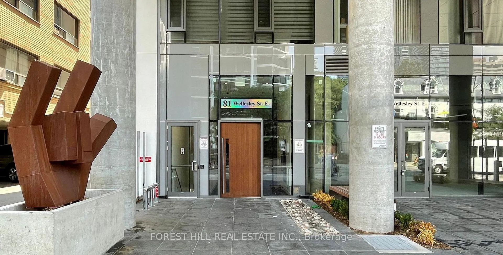 Photo 3 of Unit 2208, 81 Wellesley Street E, Toronto, Church-Yonge Corridor — HOMEH