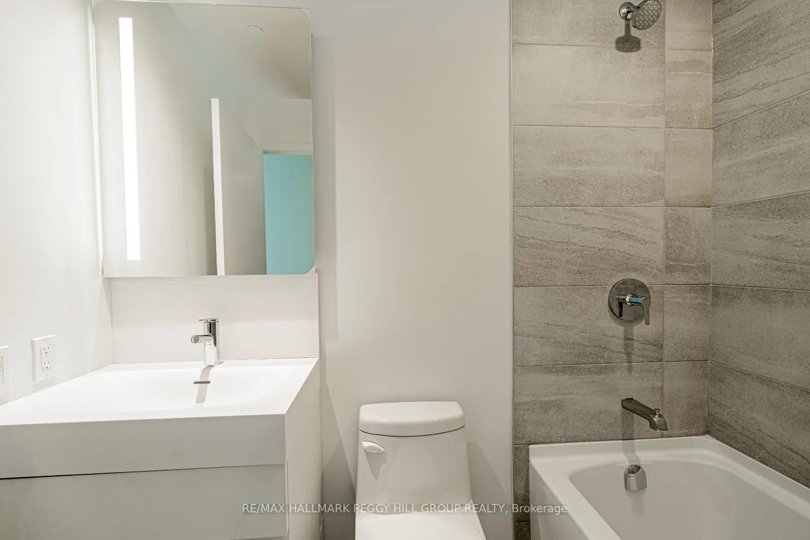 Photo 9 of Unit 1011, 39 Mary Street, Barrie, City Centre — HOMEH