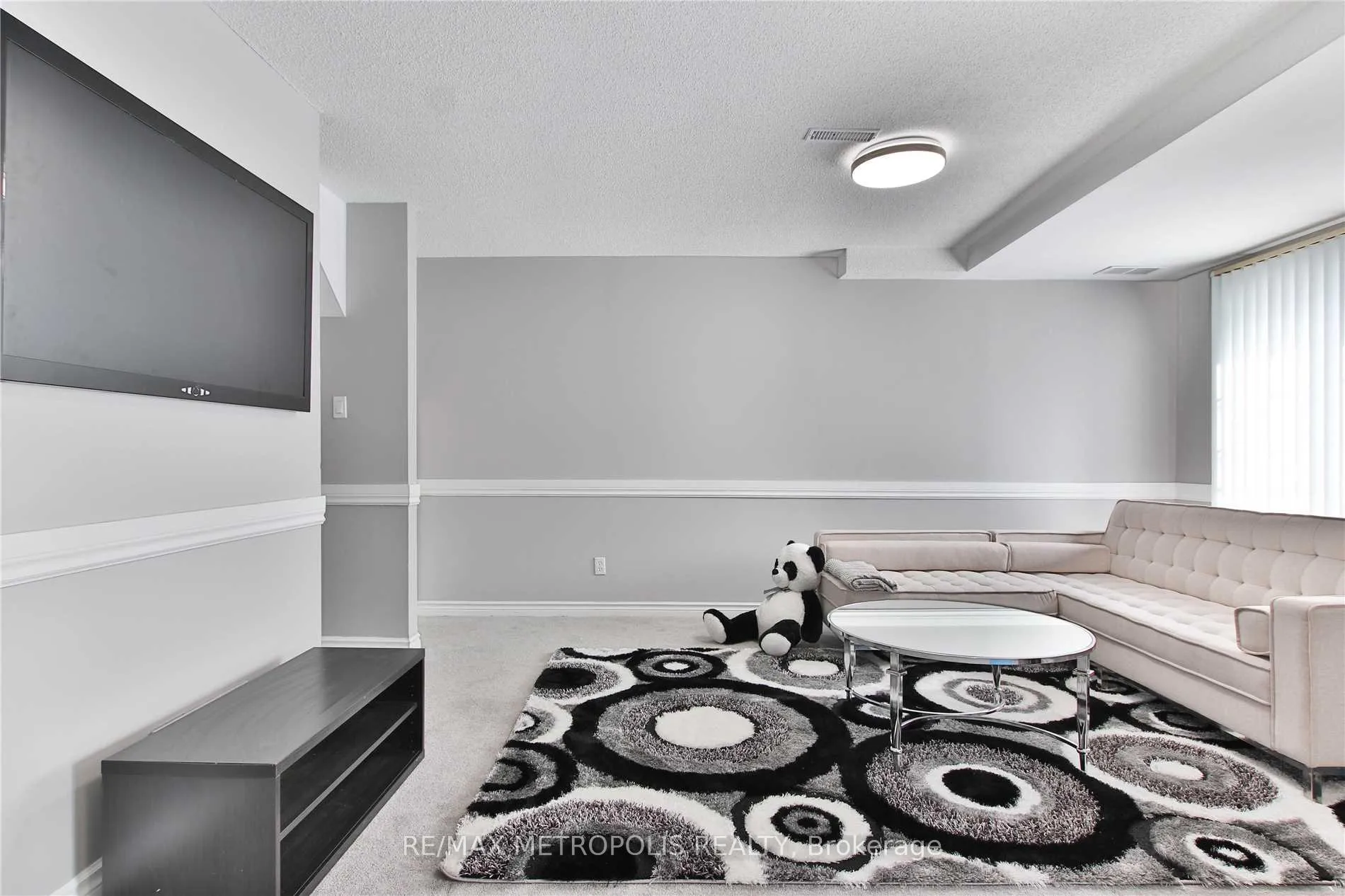 Photo 4 of Unit 1, 17 Clover Ridge Drive W, Ajax, South West — HOMEH