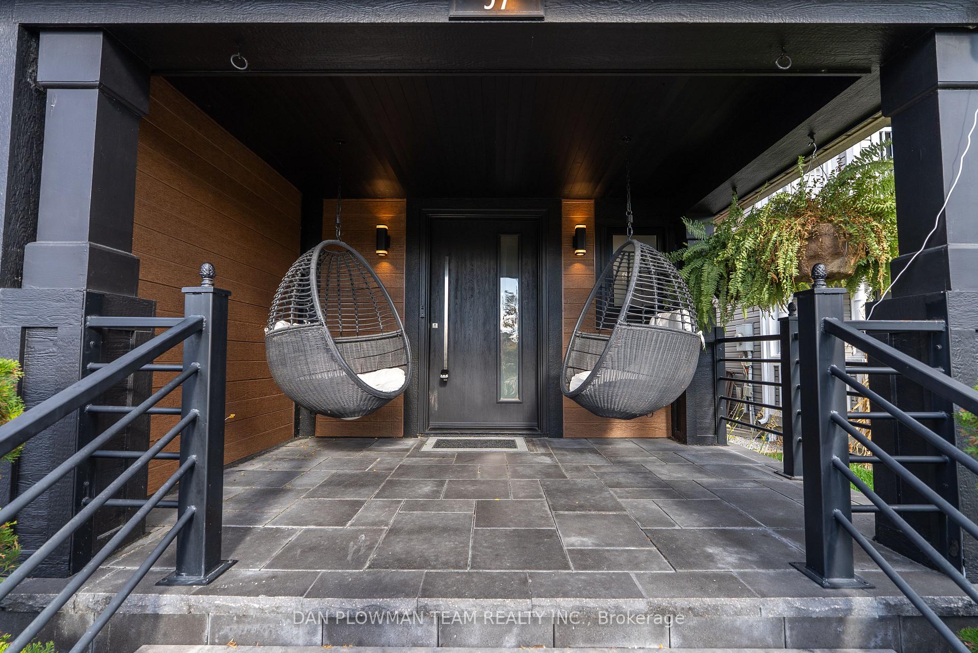 Photo 2 of 97 Hammond Street, Clarington, Bowmanville — HOMEH