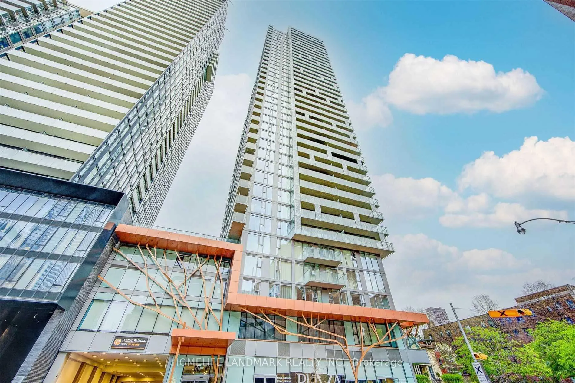 Front of Unit 1611, 50 Wellesley Street E