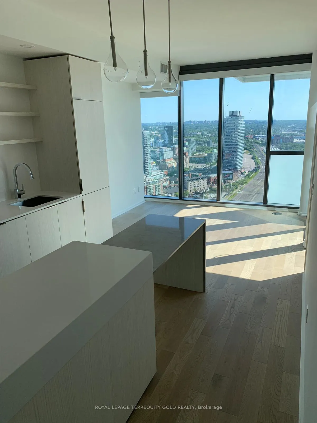 Photo 5 of Unit 3705, 16 Bonnycastle Street E, Toronto, Waterfront Communities — HOMEH