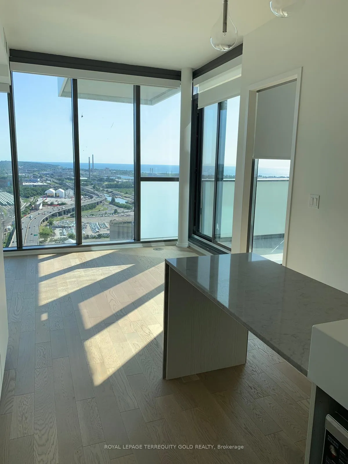 Photo 8 of Unit 3705, 16 Bonnycastle Street E, Toronto, Waterfront Communities — HOMEH