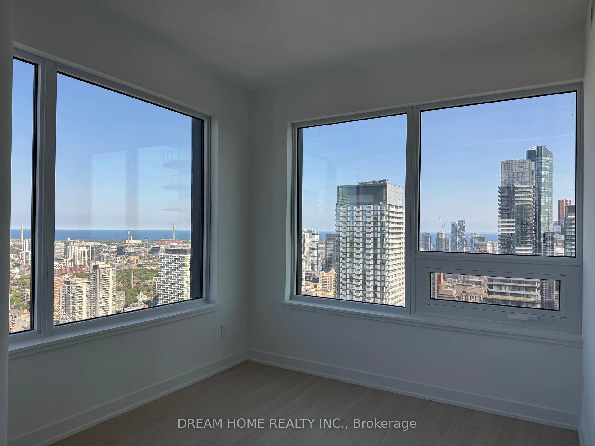Photo 2 of Unit 5509, 8 Wellesley Street W, Toronto, Bay Street Corridor — HOMEH