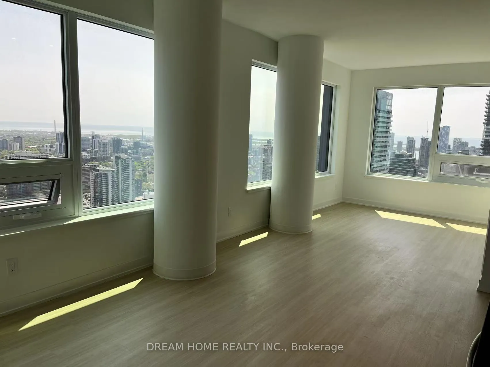 Photo 5 of Unit 5509, 8 Wellesley Street W, Toronto, Bay Street Corridor — HOMEH